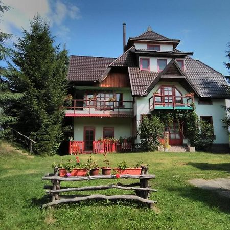Poiana Stampei Casa Paltin Vila Si Cabane المظهر الخارجي الصورة